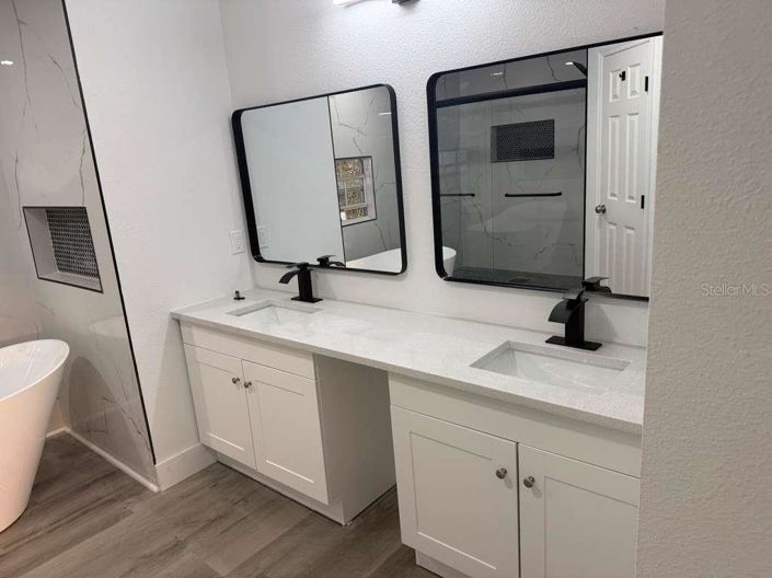 Image No.16-5 Bed House for sale