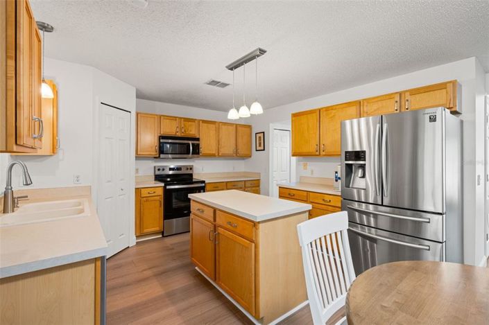 Image No.10-3 Bed House for sale