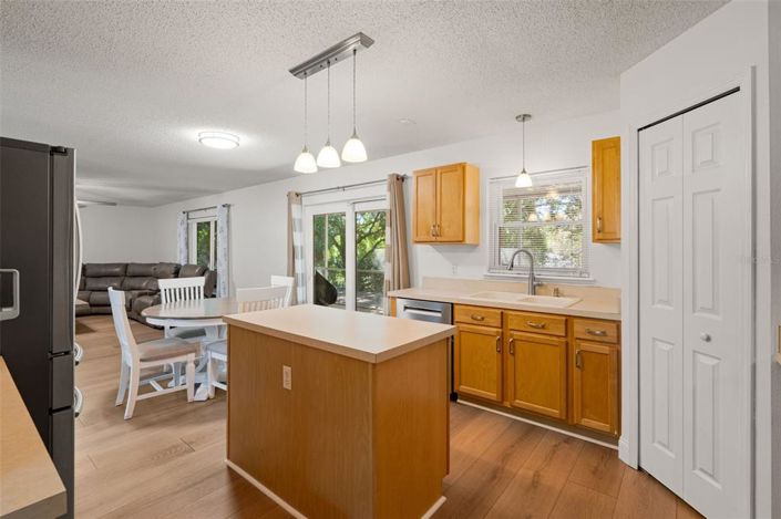 Image No.11-3 Bed House for sale