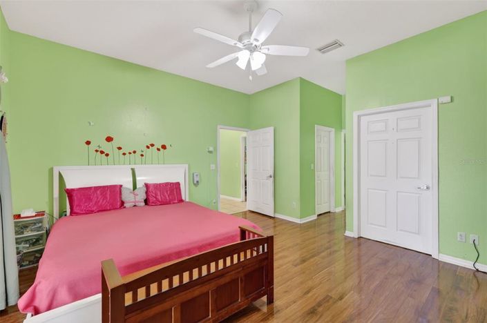 Image No.13-5 Bed House for sale