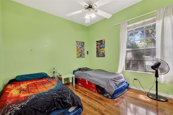 Image No.17-5 Bed House for sale