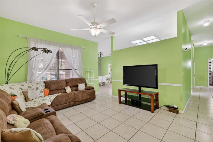 Image No.5-5 Bed House for sale