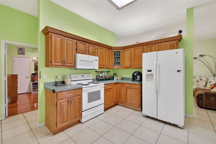 Image No.6-5 Bed House for sale