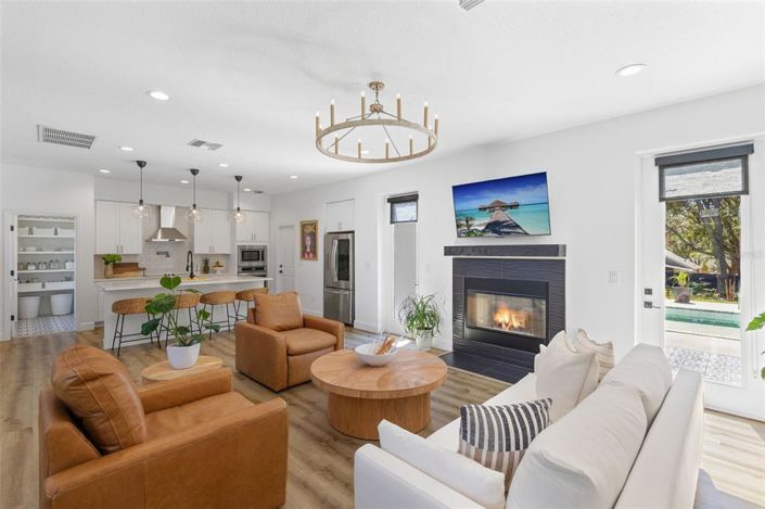 Image No.10-3 Bed House for sale