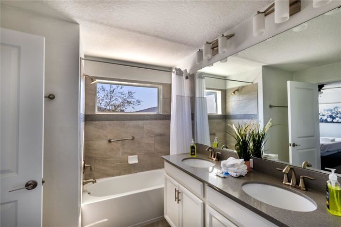 Image No.15-4 Bed Townhouse for sale