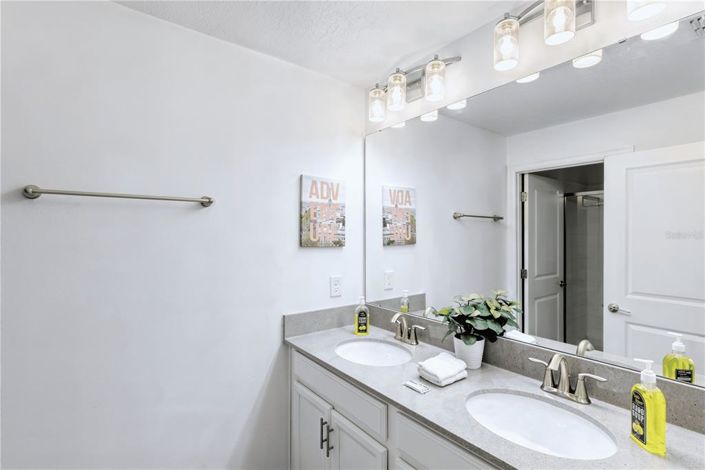 Image No.20-4 Bed Townhouse for sale