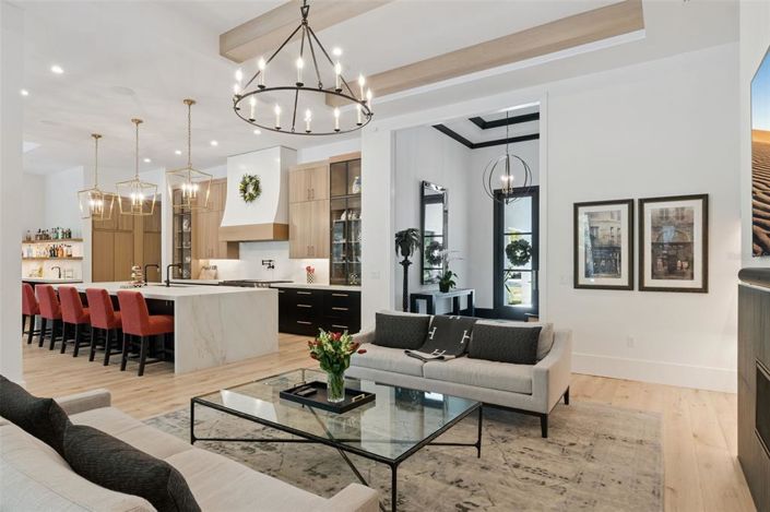 Image No.10-4 Bed House for sale