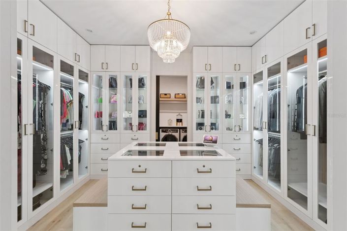 Image No.24-4 Bed House for sale