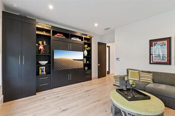 Image No.29-4 Bed House for sale