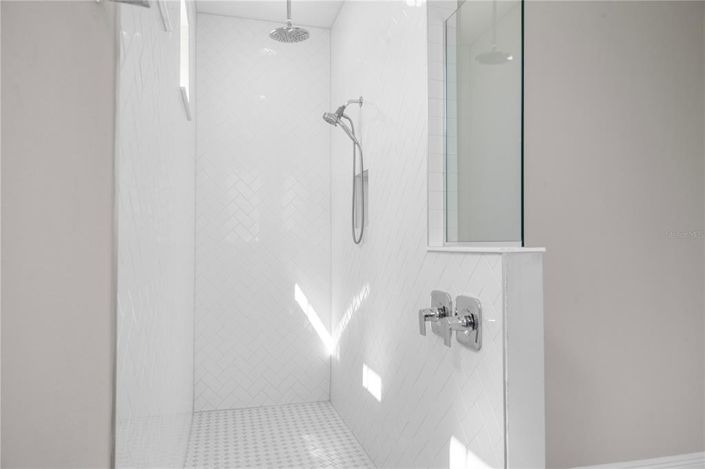 Image No.41-5 Bed House for sale