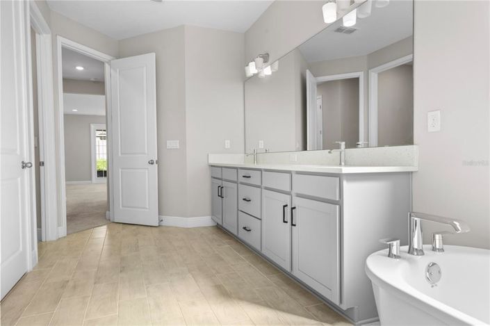 Image No.43-5 Bed House for sale