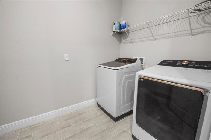 Image No.50-5 Bed House for sale