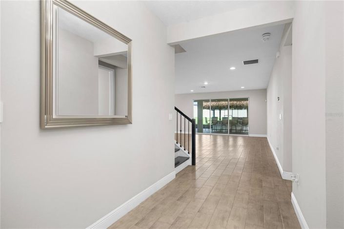 Image No.6-5 Bed House for sale