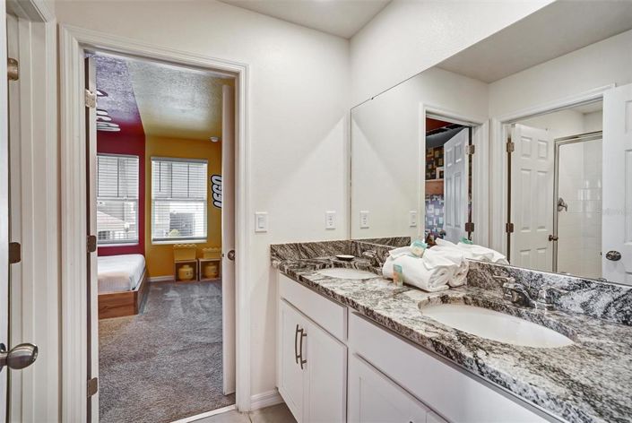 Image No.16-6 Bed House for sale