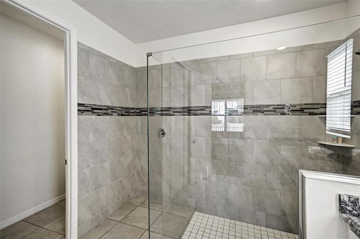 Image No.25-6 Bed House for sale