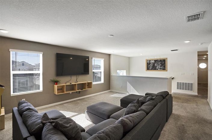 Image No.28-6 Bed House for sale