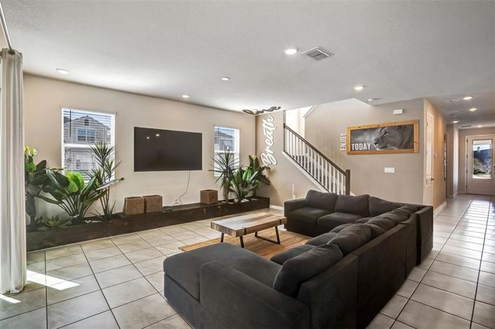 Image No.4-6 Bed House for sale