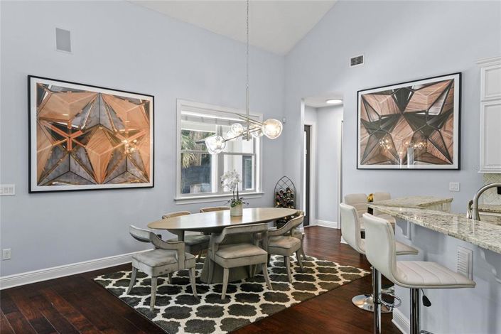 Image No.12-4 Bed House for sale