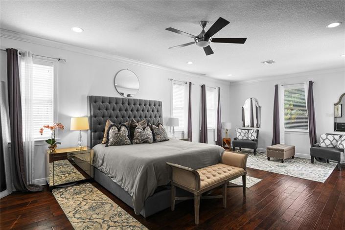 Image No.19-4 Bed House for sale