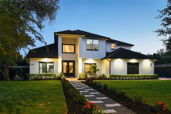 Image No.2-4 Bed House for sale