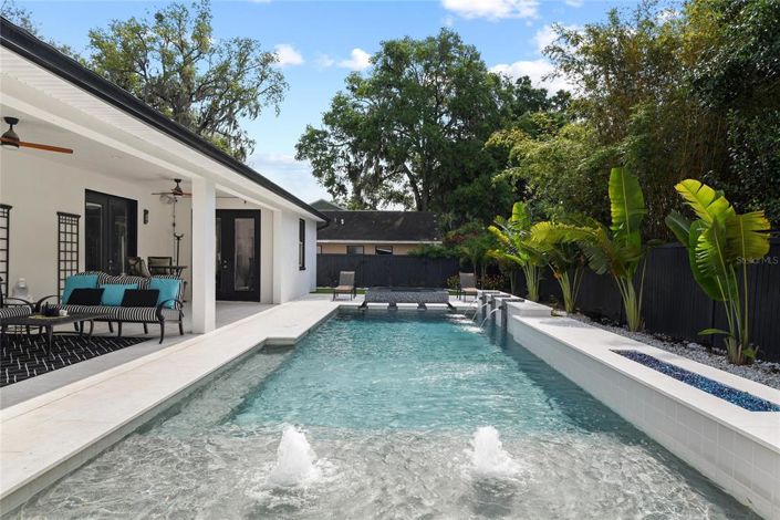 Image No.40-4 Bed House for sale