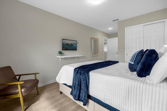 Image No.17-5 Bed Townhouse for sale