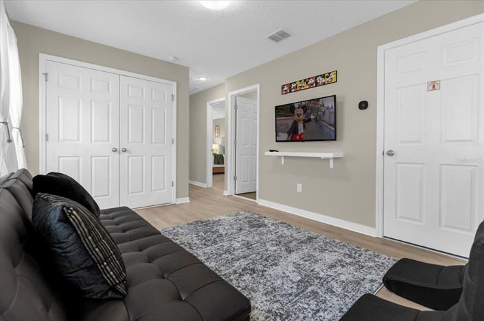 Image No.20-5 Bed Townhouse for sale