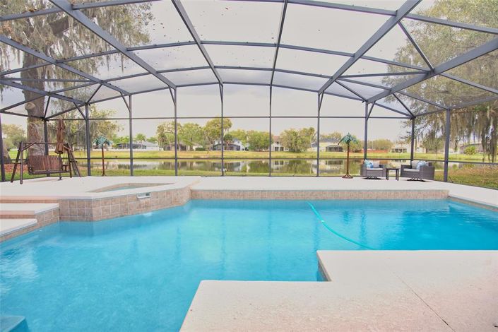 Image No.2-4 Bed House for sale