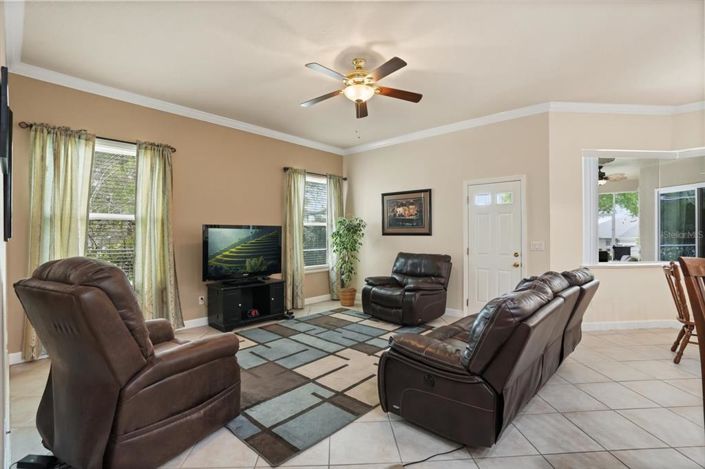 Image No.15-4 Bed House for sale