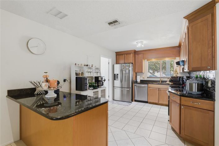 Image No.14-3 Bed House for sale