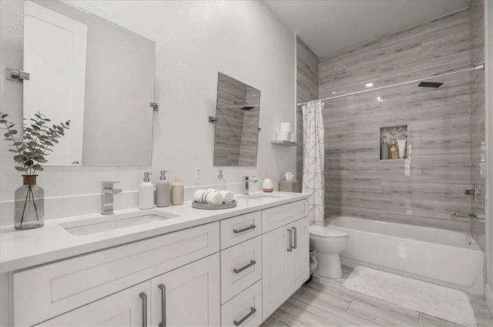 Image No.17-4 Bed House for sale