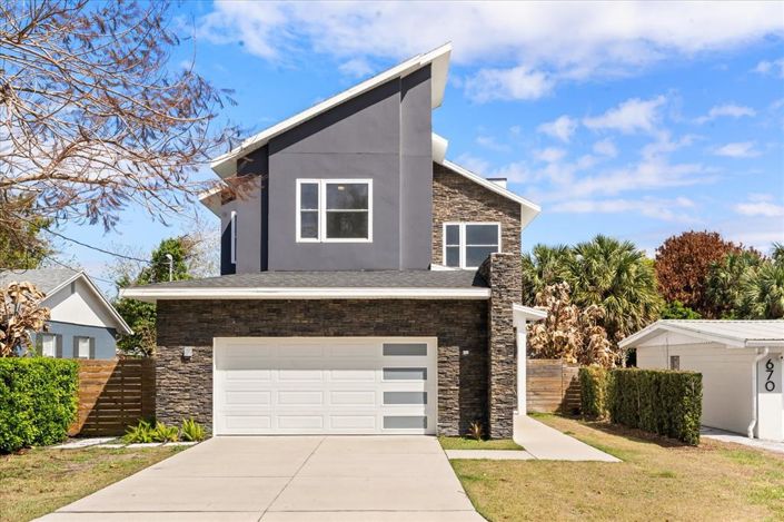 Image No.2-4 Bed House for sale