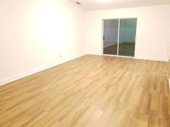 Image No.15-3 Bed House for sale