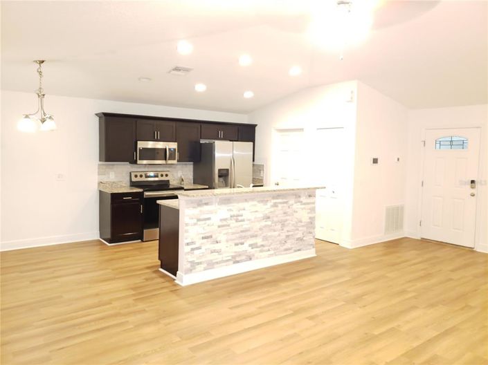 Image No.16-3 Bed House for sale