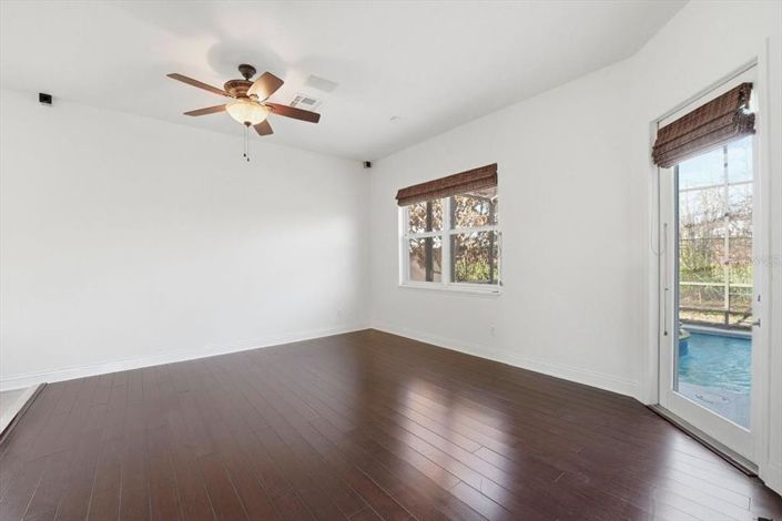 Image No.21-3 Bed House for sale