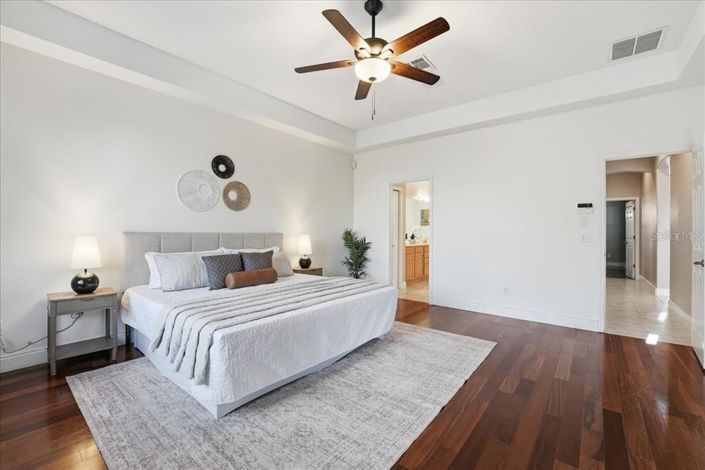 Image No.24-3 Bed House for sale