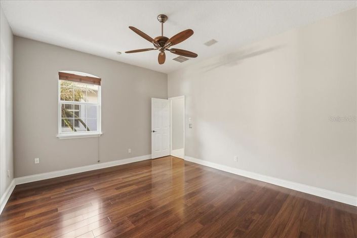 Image No.30-3 Bed House for sale