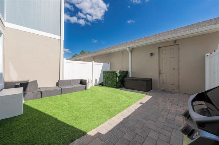 Image No.14-3 Bed Townhouse for sale