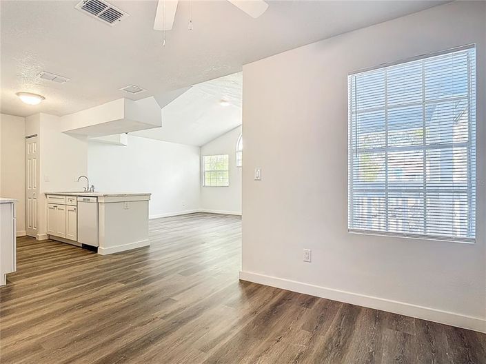 Image No.12-Appartement de 2 chambres à vendre à Saint John