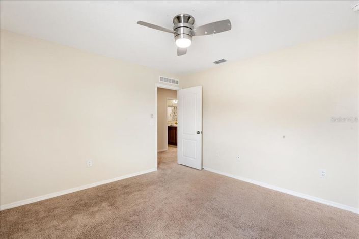 Image No.21-3 Bed Townhouse for sale