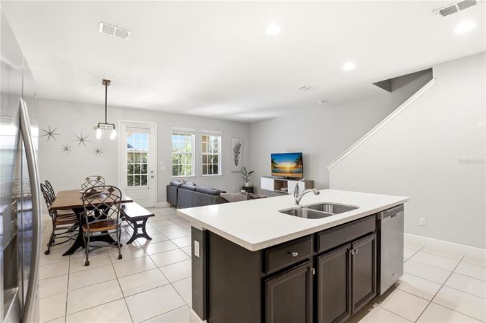 Image No.10-4 Bed Townhouse for sale