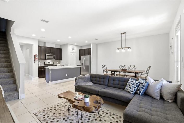 Image No.13-4 Bed Townhouse for sale