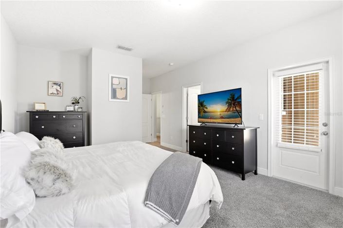 Image No.18-4 Bed Townhouse for sale