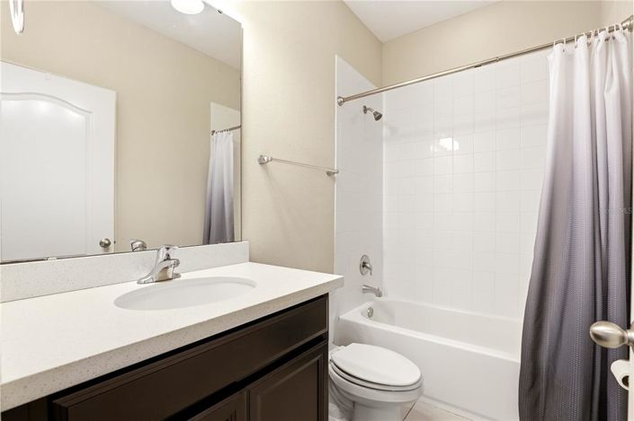 Image No.24-4 Bed Townhouse for sale