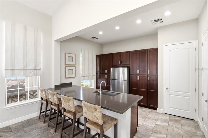 Image No.36-4 Bed Townhouse for sale