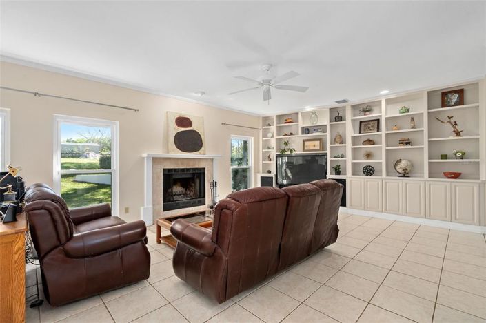 Image No.12-5 Bed House for sale