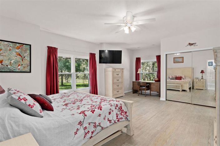 Image No.15-5 Bed House for sale