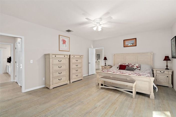 Image No.16-5 Bed House for sale