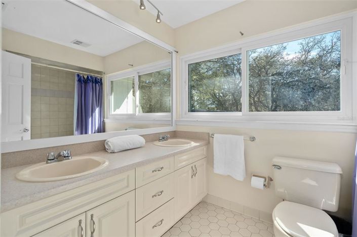 Image No.24-5 Bed House for sale