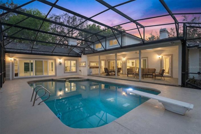 Image No.30-5 Bed House for sale